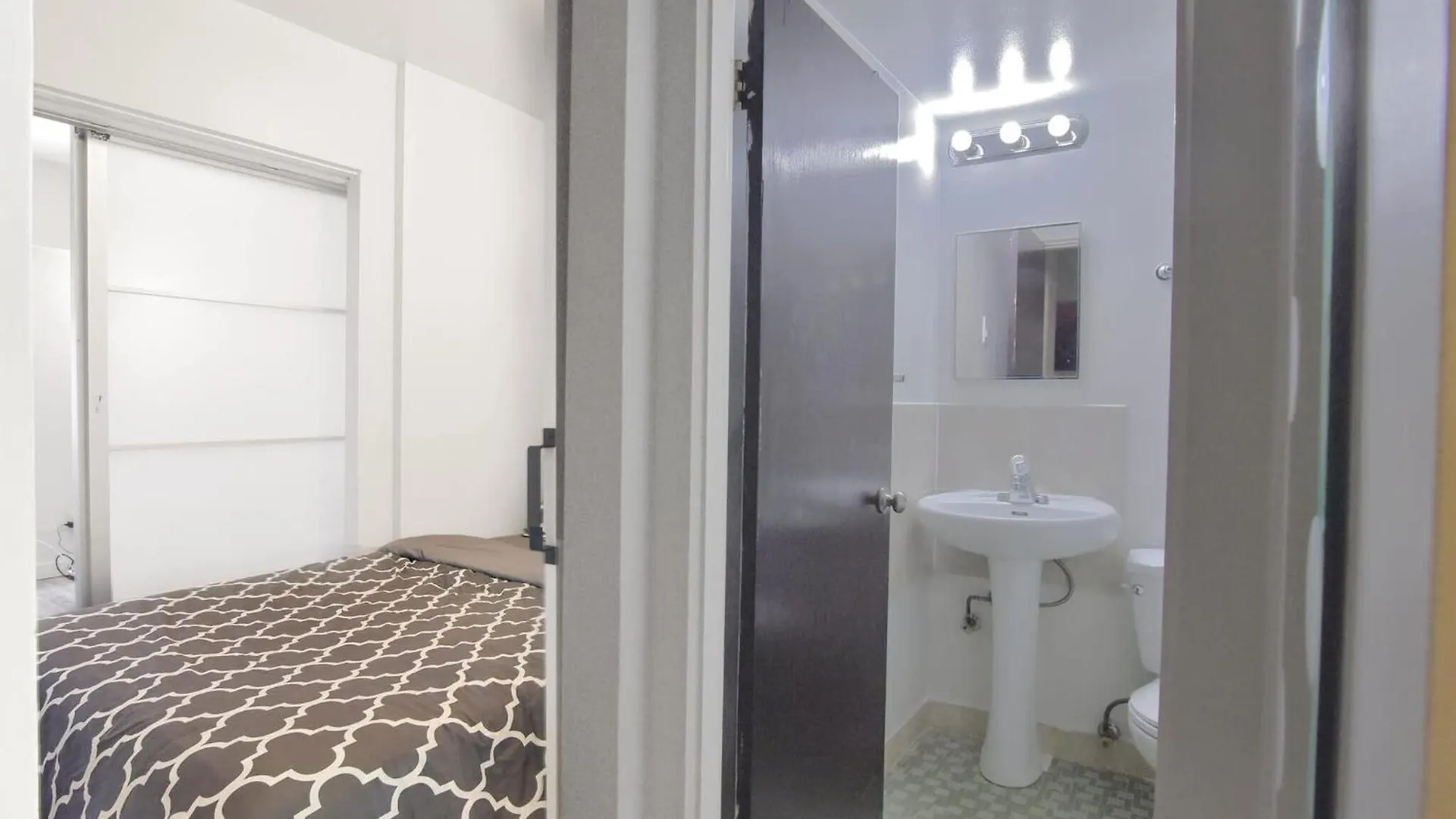 Well Equipped Condo In Central Downtown Vancouver 0*,